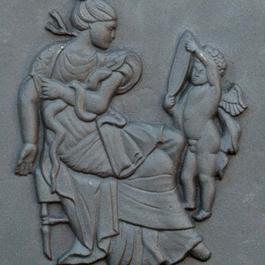 Plaque en fonte décorée Vénus pour cheminée –  Dimensions cm 80 x 80 h x 1,2