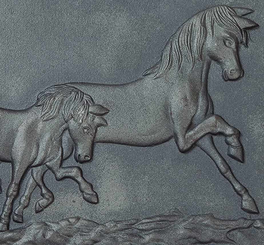 Plaque en fonte décorée Chevaux pour cheminée -Dimensions cm 50 x 50 h x 1 – Image 3